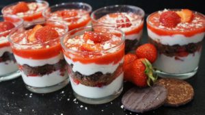 Read more about the article Erdbeer-Keks-Dessert