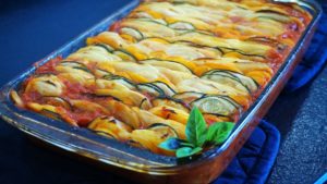 Read more about the article mediterraner Gemüseauflauf mit Tomatensoße