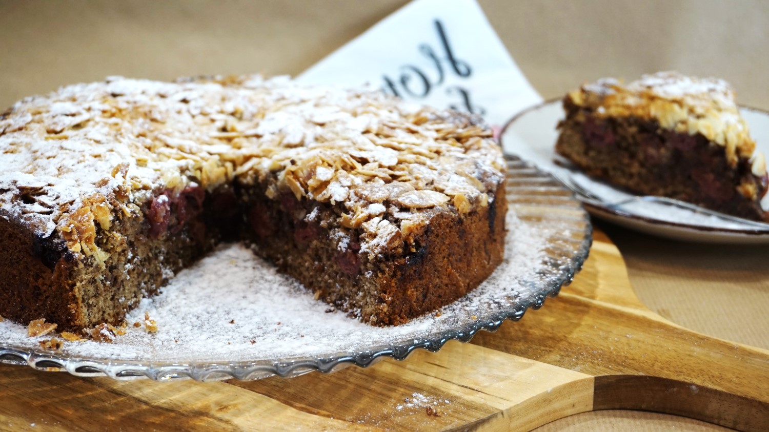 Kirschkuchen mit Mandelhaube - Vanys Küche - Rezeptideen mit Videoanleitung