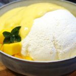 Joghurtbombe mit Mango-Kokos-Soße (vegan)