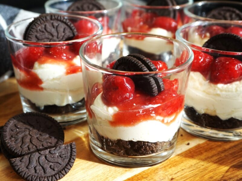 Thermomix® Himbeer-Oreo-Dessert