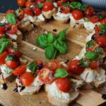 Adventskranz aus Tomate-Mozzarella