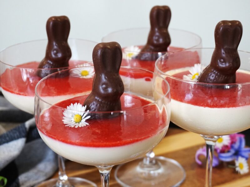 Thermomix® Panna Cotta mit Erdbeersoße