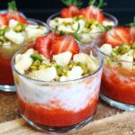 Rhabarber-Quarkkuchen mit Butterstreusel