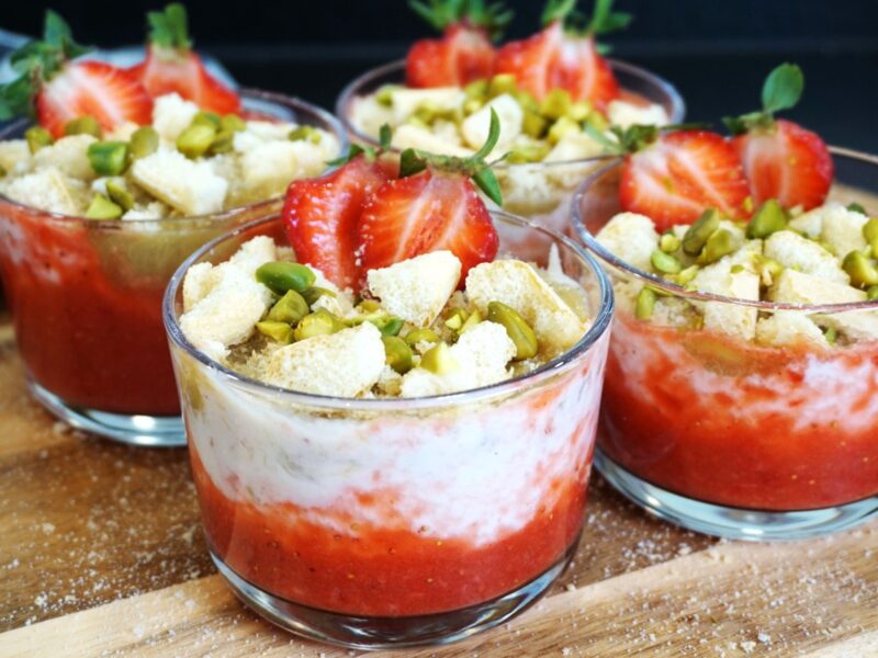 Thermomix® Erdbeer-Rhabarber-Dessert