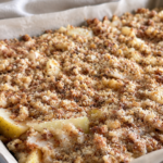 Apfel-Birnen-Kuchen mit Walnüssen